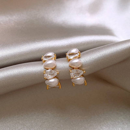 Sweet Delicate Pearl Earrings
