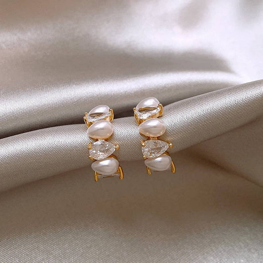 Sweet Delicate Pearl Earrings