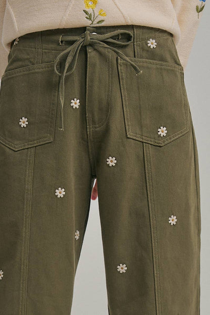 Floral Embroidered Barrel Jeans